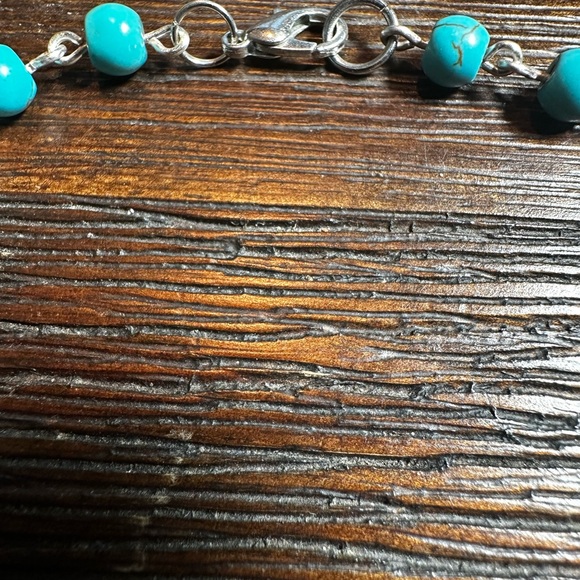 Handmade Red Coral and Blue Howlite Turquoise Beaded Bracelet - Picture 5 of 7